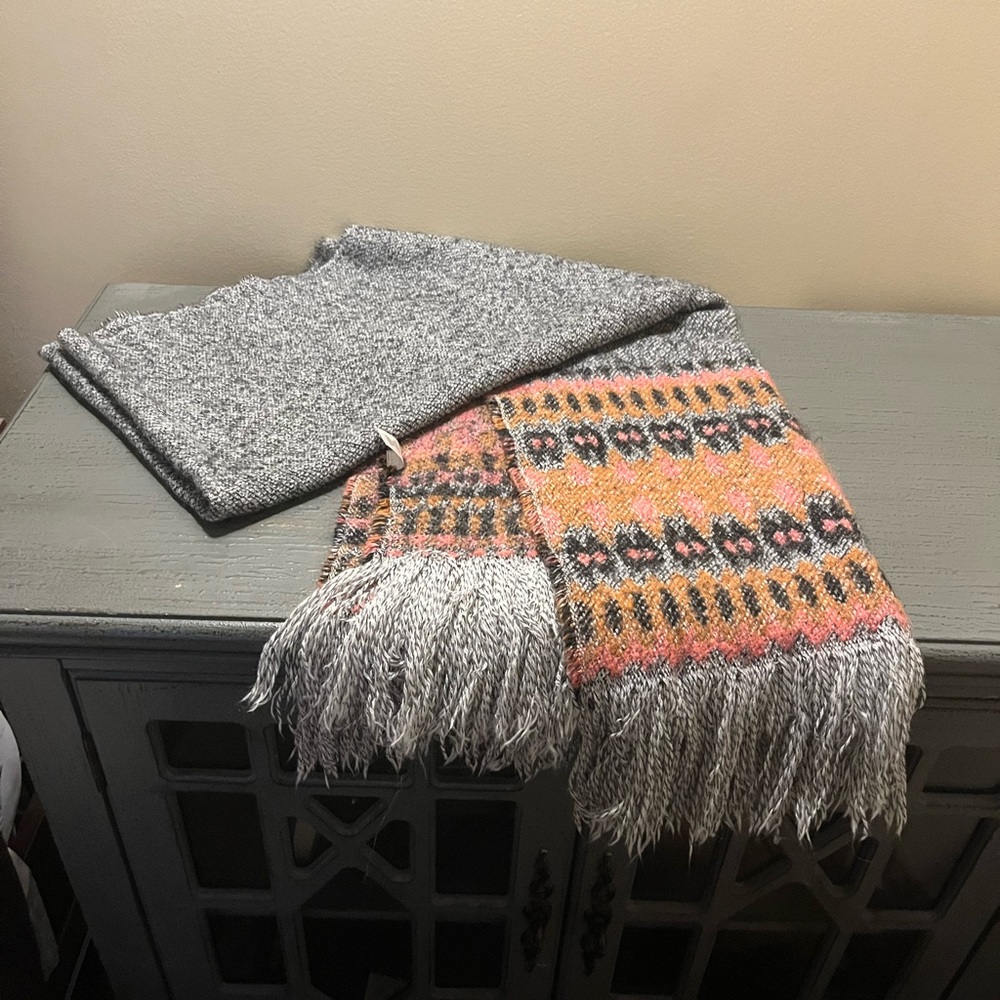 pacsun grey multicolor scarf with tassels